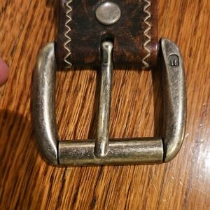 Buckle Men's Brown Leather Belt with Silver-Toned Buckle - Buckle